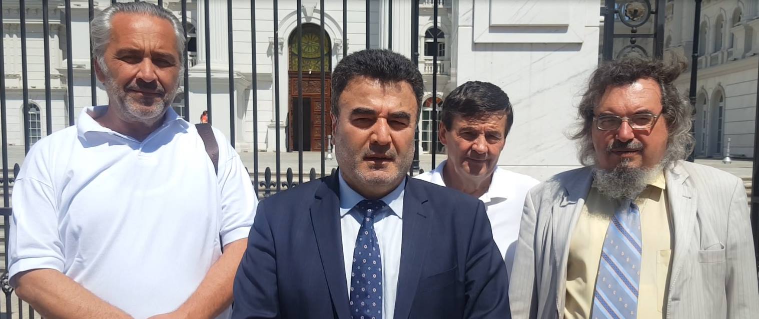 Бачев: Македонците на Косово асимилирани, Заев да ја повлече одлуката за признавање на Косово