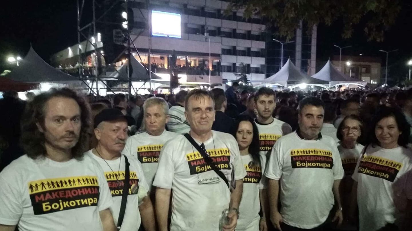 (ФОТО) Кризен штаб против референдумот во Кавадарци: Светот гледа дека Македонците масовно ќе бојкотираат