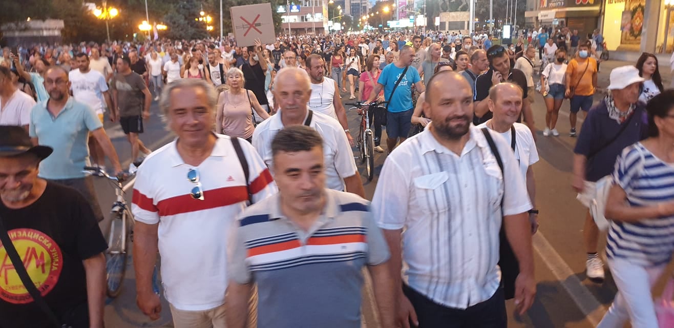 Единствена Македонија до Заев и Филипче: Вразумете се, слушнете го гласот на 50.000 луѓе кои протестираа во цела Македонија, вакцинирањето лична одлука на секој поединец